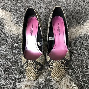 Isaac Mizrahi Snakeskin pumps